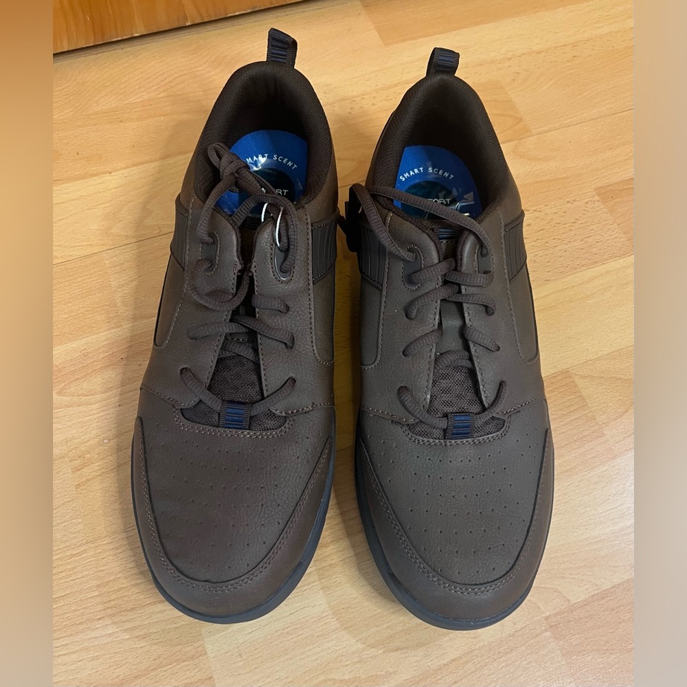 Nunn Bush elevate sneaker in brown NWT never worn size: 13 men’s